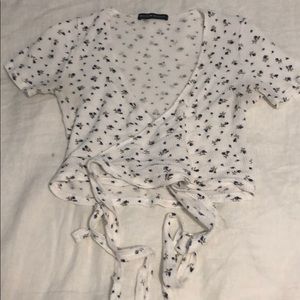 Brandy Melville tie front crop top